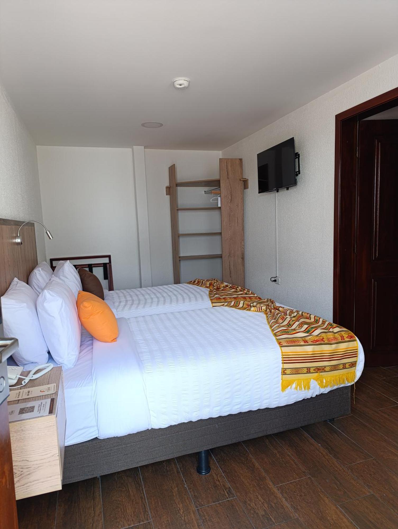 Casona Tobar Hotel Quito Esterno foto